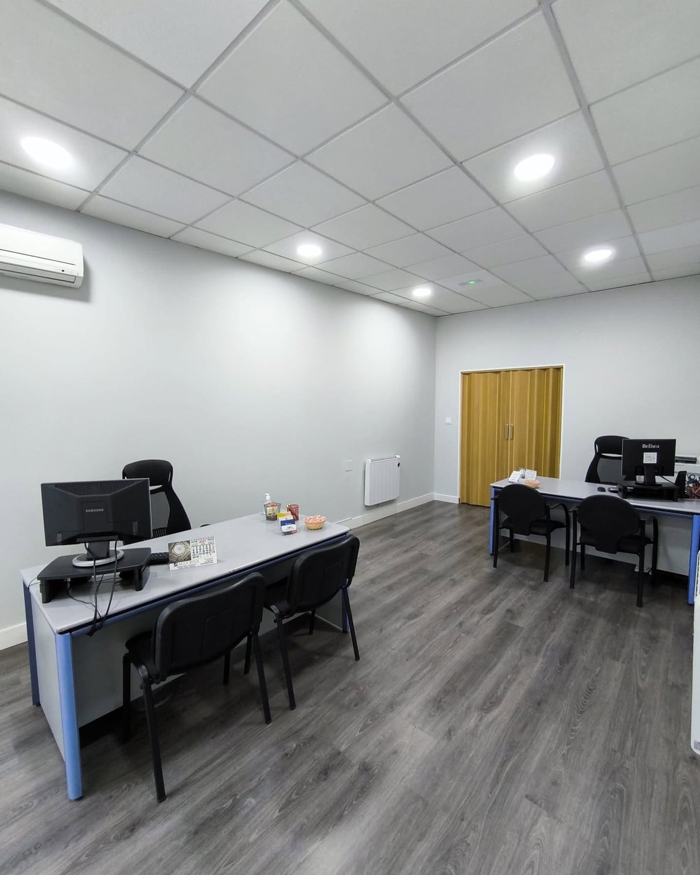 Interior de la oficina de Inmobiliaria Nova en Don Benito